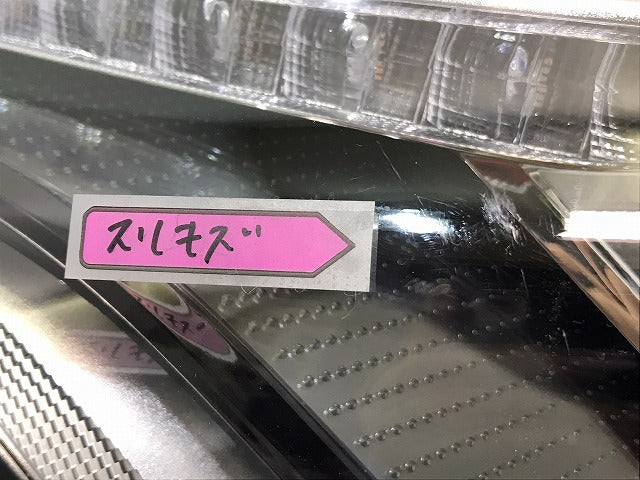 C-HR/CHR/ZYX10/ZYX11/NGX50/NGX10 純正 中期 左ヘッドライト/ランプ LED 刻印7 KOITO 10-111 81185-10A20 トヨタ (121436)