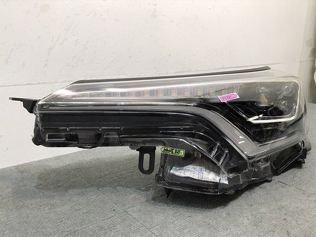 C-HR/CHR/ZYX10/ZYX11/NGX50/NGX10 純正 中期 左ヘッドライト/ランプ LED 刻印7 KOITO 10-111 81185-10A20 トヨタ (121436)