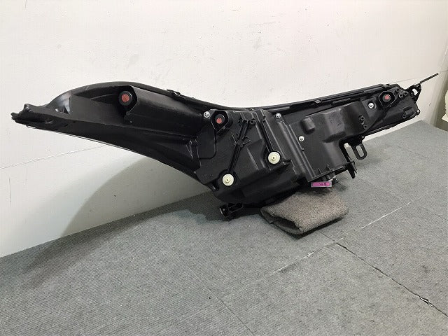 C-HR/CHR/ZYX10/ZYX11/NGX50/NGX10 純正 中期 左ヘッドライト/ランプ LED 刻印7 KOITO 10-111 81185-10A20 トヨタ (121436)