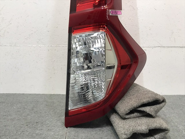 ルーミー カスタム ROOMY CUSTOM/M900A/M910A 純正 前期 右テールランプ/ライト/レンズ LED KOITO 220-69047 トヨタ TOYOTA (121454)