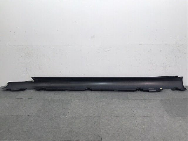 新品! Cクラス/W205 2014-2020 純正 右サイドステップ/サイドスカート A205 690 3040/0240 A20569802549999 未塗装 ベンツ (121478)