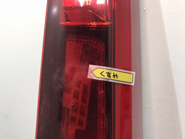 ルーミー/カスタム/M900A/M910A 純正 前期 右テールランプ/ライト/レンズ  LED KOITO 220-69047 81551-B1190 トヨタ (121558)