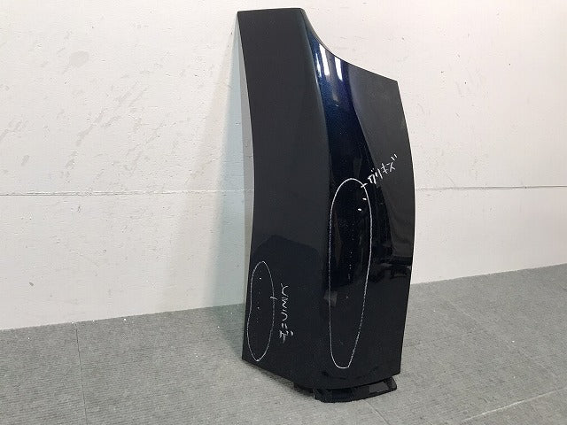 ヴォクシー/ノア/エスクァイア/80系/ZRR80W/85W/80G/85G/ZWR80W 純正 左リアコーナー パネル/カバー 52166-28010 カラーNo.221 (121586)
