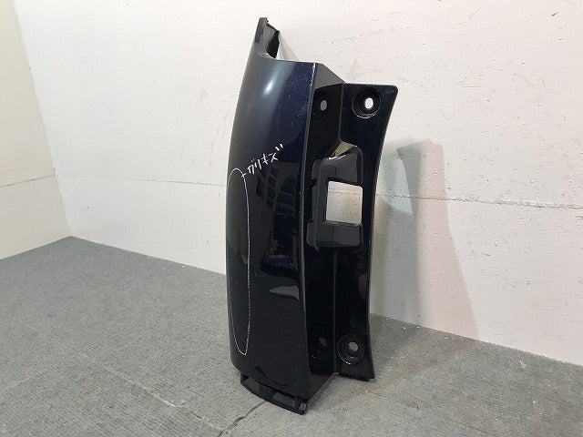 ヴォクシー/ノア/エスクァイア/80系/ZRR80W/85W/80G/85G/ZWR80W 純正 左リアコーナー パネル/カバー 52166-28010 カラーNo.221 (121586)