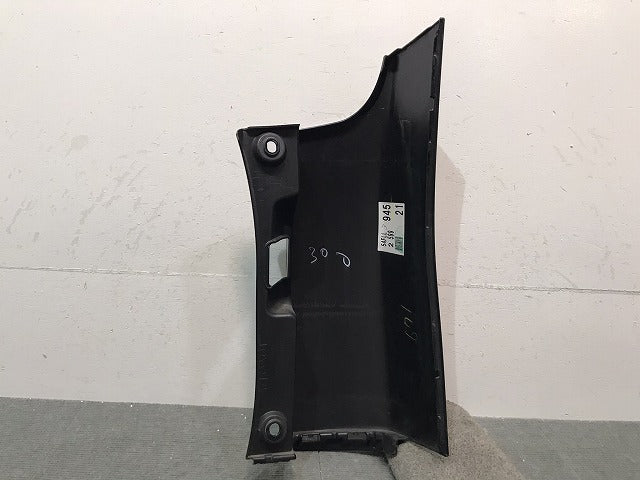 ヴォクシー/ノア/エスクァイア/80系/ZRR80W/85W/80G/85G/ZWR80W 純正 左リアコーナー パネル/カバー 52166-28010 カラーNo.221 (121586)