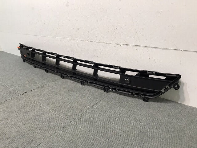 新品! XC40/XB420XC/2018-2020 純正 フロントグリル/ラジエターグリル/ラジエーターグリル バンパーロアグリル 31449342 ボルボ (121618)