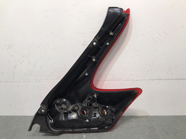 ジューク JUKE/F15/NF15/YF15 純正 前期 左テールランプ/ライト/レンズ ハロゲン ICHIKOH VALEO T003 日産 NISSAN (121635)