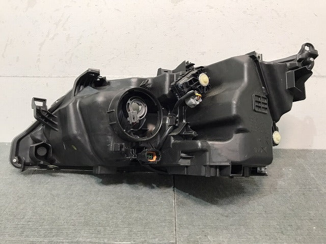 セレナ ハイウェイスター/XV/X/G/C27/GC27/GFC27/GNC27/GFNC27 純正 前期 右ヘッドライト/LED レベライザー 刻印Z KOITO 100-23721(121687)