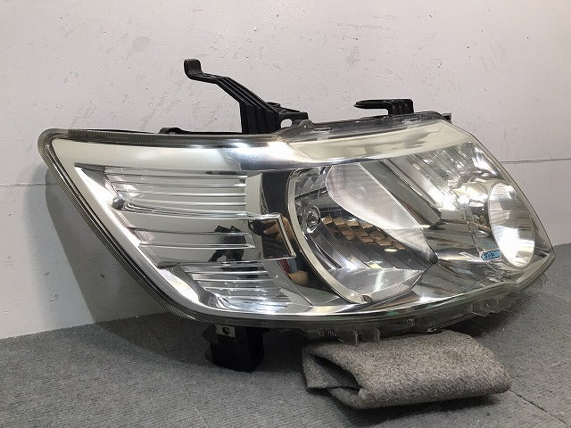 セレナ SERENA/C25/CC25/CNC25/NC25 純正 後期 右ヘッドライト/ランプ レベライザーハロゲン KOITO 100-24920 日産 NISSAN (121696)