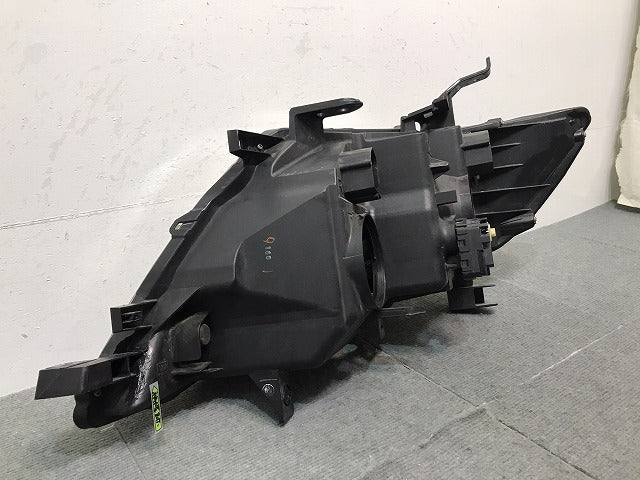 セレナ SERENA/C25/CC25/CNC25/NC25 純正 後期 右ヘッドライト/ランプ レベライザーハロゲン KOITO 100-24920 日産 NISSAN (121696)