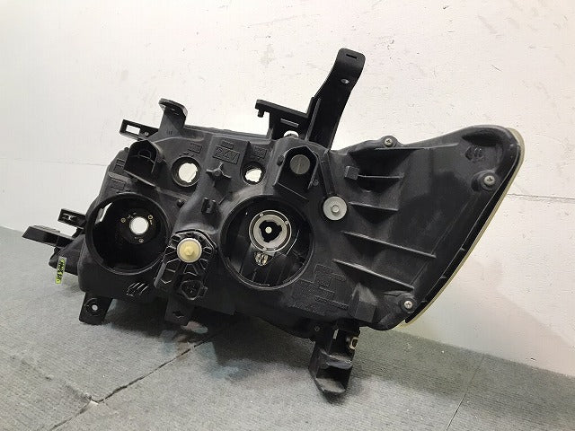 セレナ SERENA/C25/CC25/CNC25/NC25 純正 後期 右ヘッドライト/ランプ レベライザーハロゲン KOITO 100-24920 日産 NISSAN (121696)