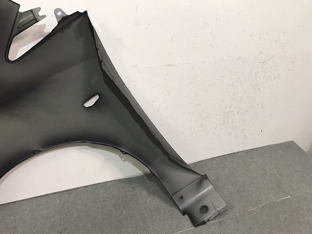 ラフェスタ/プレマシー/CWEAWN/CWEFWN/CWEAW/CWEFW 純正 右フロント フェンダー ガンメタ 日産 (121916)