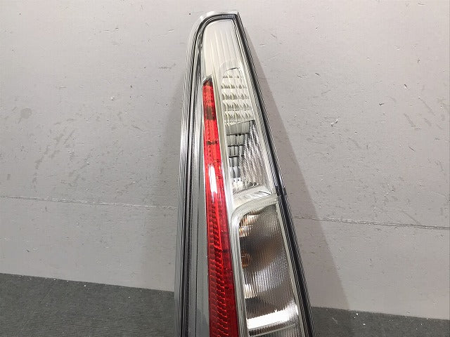 デイズ ハイウェイスター/EKカスタム/B21W/B11W 純正 後期 左テールランプ/ライト/レンズ LED ICHIKOH D176/8330B051 26555-6A02F (121920)