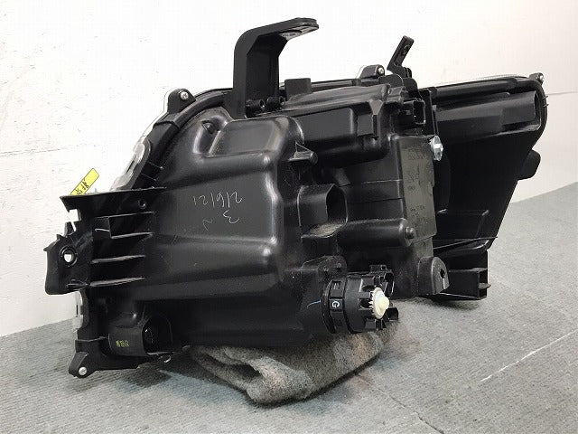タウンエース/ライトエース/S403M/S403U/S413M/S413U 純正 右ヘッドライト/ランプ LED レベライザー 刻印D KOITO 100-8J009 トヨタ(122009)