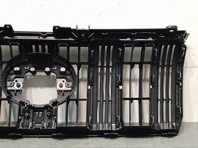 新車外し! ランドクルーザー/ランクル/プラド/150系/TRJ150W/GDJ150W/151W/GRJ150W/151W 純正 後期 フロントグリル 53111-60B20 (122034)