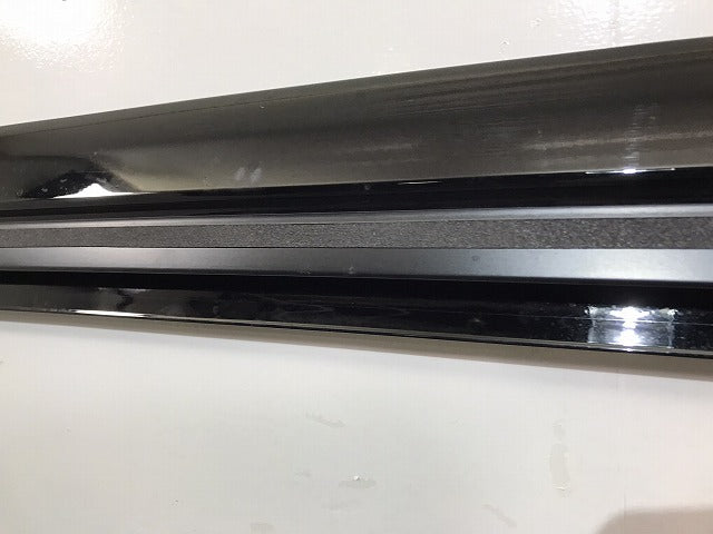 ヴォクシー/ノア/70系/ZRR70G/ZRR75G/ZRR70W/ZRR75W 純正 右スライドドア ブラック カラーNo.202 トヨタ (122067)