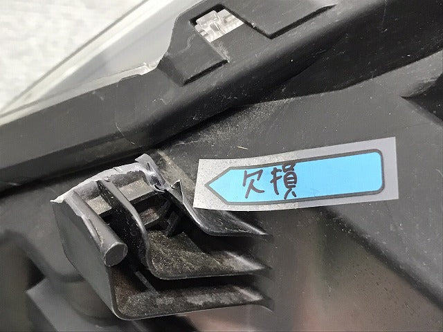 セレナ　ハイウェイスター／Ｓ／Ｘ／Ｇ／ＸＶ／Ｃ２７　純正　前期　右ヘッドライト　ＬＥＤ　刻印Ｚ　１００－２３７２１（１２２１０５）