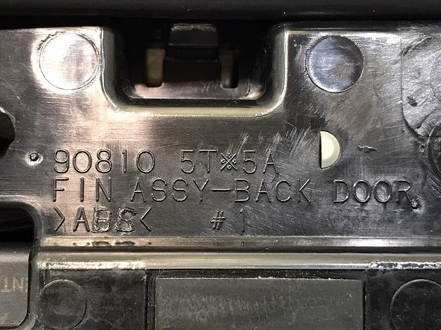 セレナ　ハイウェイスター／Ｃ２７／ＧＣ／ＧＦＣ／ＧＮＣ／ＧＦＮＣ２７　純正　リアガーニッシュ　９０８１０　５Ｔ※５Ａ（１２２２１７