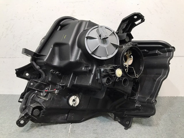 Ｎ－ＢＯＸ　ＮＢＯＸ　Ｎボックス／カスタム／ＪＦ１／２　純正　右ヘッドライト／キセノン　ＨＩＤ　１００－６２０３８（１２２２４３）