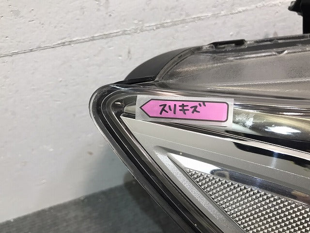 フィット／ハイブリッド／ＧＫ３／ＧＫ４／ＧＫ５／ＧＫ６／ＧＰ５／ＧＰ６　純正　右ヘッドライト／ＬＥＤ　Ｗ１９４８（１２２３０８）
