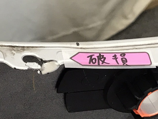 プリウス／ＺＶＷ５０／ＺＶＷ５１／ＺＶＷ５５　純正　前期　リアバンパー　５２１５９－４７１１０　シルバー　１Ｆ７（１２２３４０）