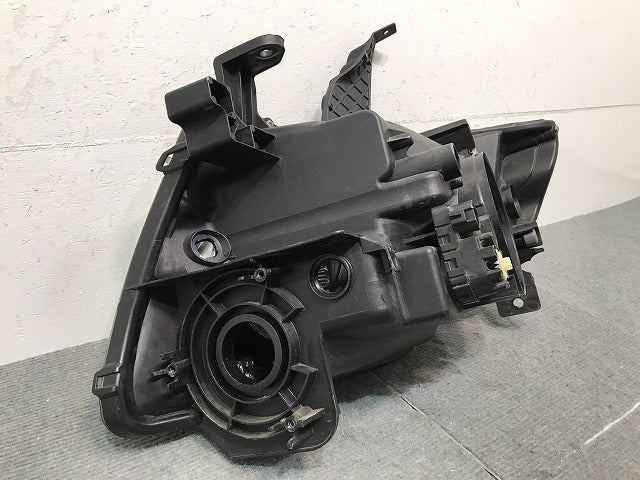 モビリオスパイク　ＧＫ１／ＧＫ２　純正　右ヘッドライト／キセノン　ＨＩＤ　レベライザー　刻印Ｔ　１００－２２６１０（１２２３９７）