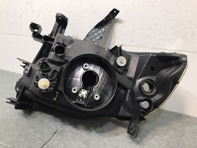 モビリオスパイク　ＧＫ１／ＧＫ２　純正　右ヘッドライト／キセノン　ＨＩＤ　レベライザー　刻印Ｔ　１００－２２６１０（１２２３９７）