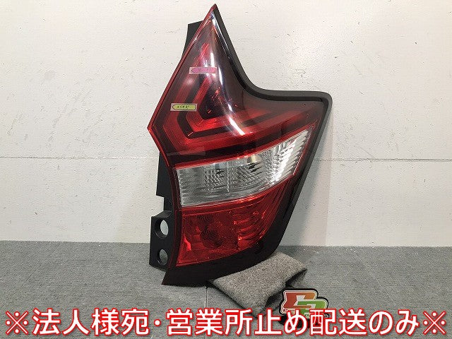 ノート／Ｅ１２／ＨＥ１２／ＮＥ１２／ＳＮＥ１２　後期　純正　右テールランプ／ＬＥＤ　Ｄ２０２　２６５５４－５ＷＫ０Ｂ（１２２４１２