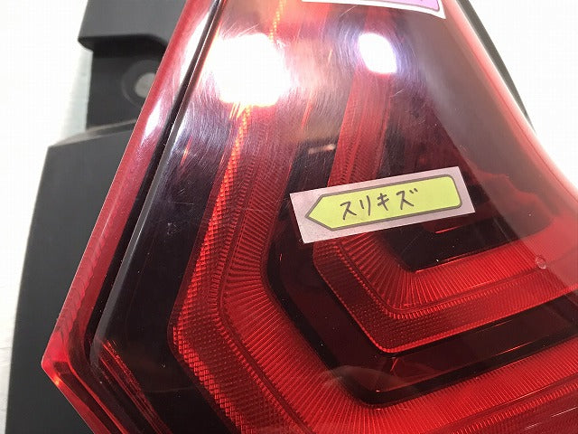 ノート／Ｅ１２／ＨＥ１２／ＮＥ１２／ＳＮＥ１２　後期　純正　右テールランプ／ＬＥＤ　Ｄ２０２　２６５５４－５ＷＫ０Ｂ（１２２４１２