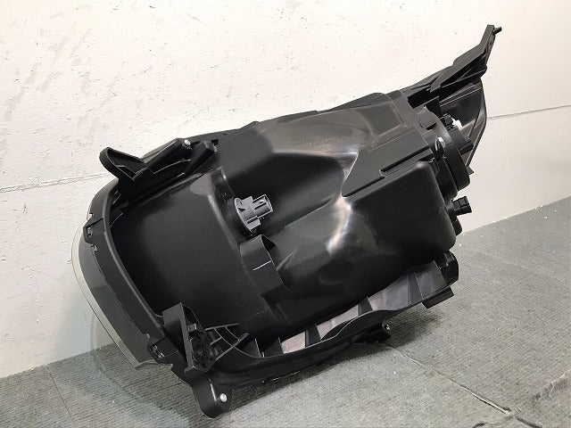 デイズ／ＥＫワゴン／Ｂ２１Ｗ／Ｂ１１Ｗ　純正　右ヘッドライト　ハロゲン　Ｗ１０４７　２６０１０－６Ａ０２Ｆ　日産　（１２２４３４）