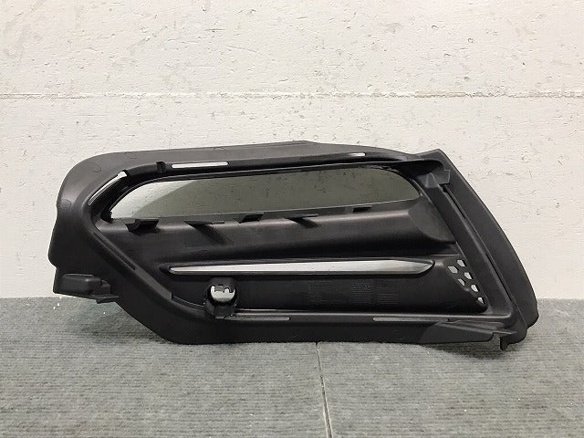 新品！Ｓ６０／Ｖ６０／ＦＢ系／ＦＤ系／Ｒデザイン　純正　右フロントバンパーグリル　３１３８３１５３　（１２２５０８）