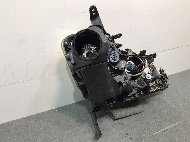 フーガ／５０系／Ｙ５０　純正　左ヘッドライト／キセノン　ＨＩＤ　バラスト　刻印Ｂ　Ｐ４７７０　２６０７５－ＥＧ６０Ｅ（１２２５１０