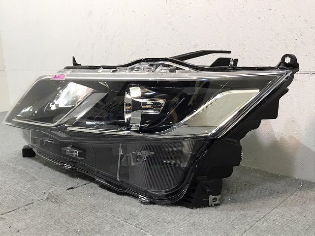 セレナ　ハイウェイスター／ＸＶ／Ｘ／Ｇ／Ｃ２７　純正　前期　左ヘッドライト／ＬＥＤ　刻印Ｚ　１００－２３７２１（１２２５２１）