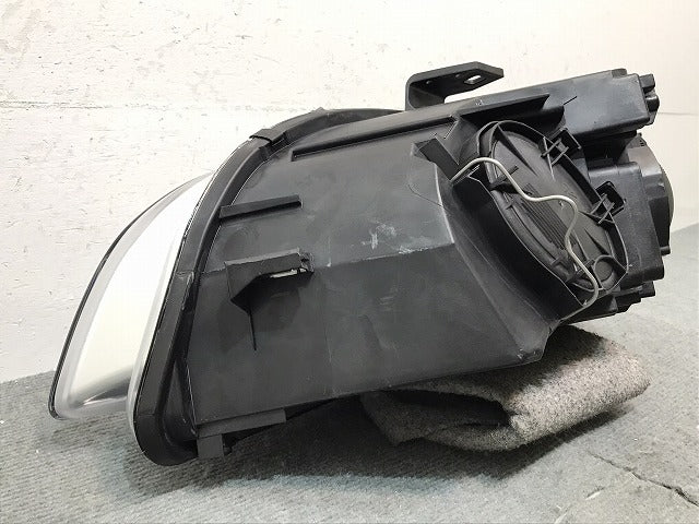 新品！Ａ４（Ｂ７）８Ｅ／２００５－２００８　社外　後期　右ヘッドライト　１３０５２３６０５３　８Ｅ０９４１００４ＡＫ（１２２５２３