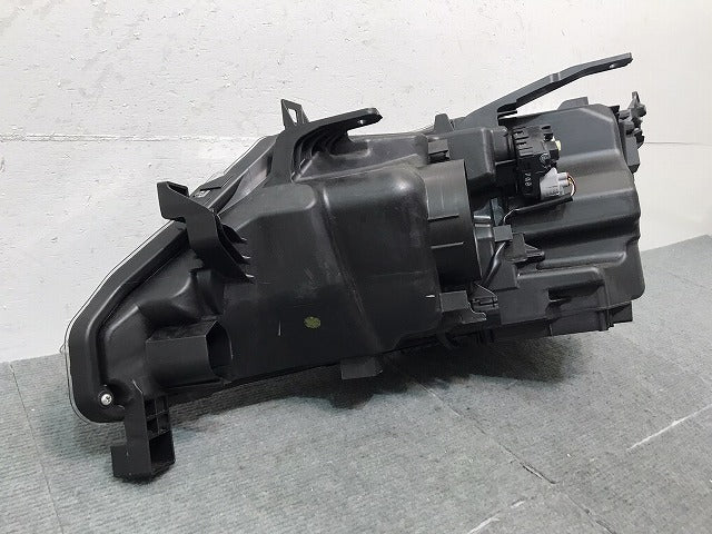 セレナ　ハイウェイスター／ＸＶ／Ｘ／Ｇ／Ｃ２７　純正　前期　右ヘッドライト／ＬＥＤ　刻印Ｚ　１００－２３７２１（１２２５３０）