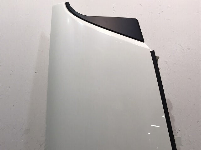 新車取り外し！ファイター２００５年～　純正　右フロントコーナーパネル／コーナーカバー　ＭＫ４８６４３０　ホワイト（１２２６２８）