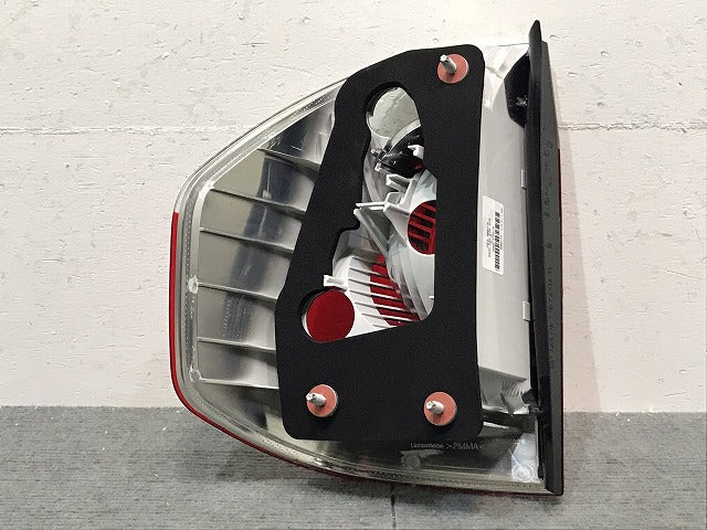 新品！Ｘ３　シリーズ／Ｅ８３　社外　右テールランプ／ライト／レンズ　ハロゲン　Ａ０４６３１７／６９９０１７０　（１２２６８３）