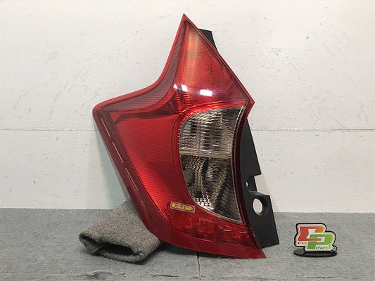 ノート／Ｅ１２／ＨＥ１２／ＮＥ１２／ＳＮＥ１２　純正　前期　左テールランプ／ＬＥＤ　ＩＣＨＩＫＯＨ　Ｄ１１７　日産（１２２７２６）