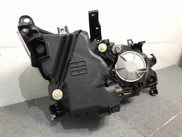 セレナ　ハイウェイスター／Ｓ／Ｘ／Ｇ／ＸＶ／Ｃ２７　純正　前期　左ヘッドライト／ＬＥＤ　刻印Ｚ　１００－２３７２１（１２２７４５）