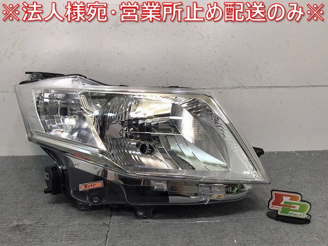 ルーミー／ジャスティ／Ｍ９００／Ｍ９１０　純正　前期　右ヘッドライト　ハロゲン　レベライザー　Ｗ３９２０　トヨタ　（１２２７９４）