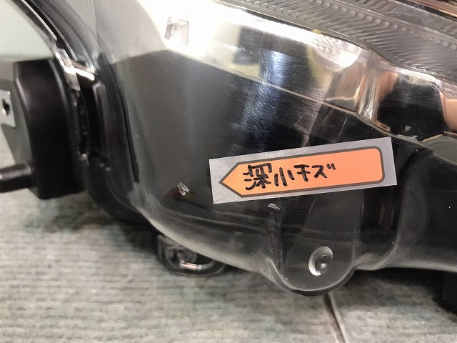 ルーミー／ジャスティ／Ｍ９００／Ｍ９１０　純正　前期　右ヘッドライト　ハロゲン　レベライザー　Ｗ３９２０　トヨタ　（１２２７９４）