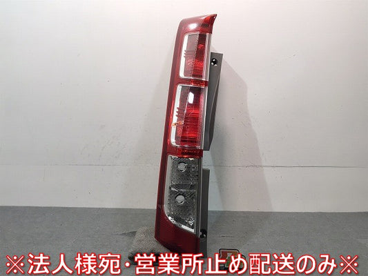 ストリーム／ＲＮ６／ＲＮ７／ＲＮ８／ＲＮ９　純正　左テールランプ　ハロゲン　ＩＣＨＩＫＯＨ　Ｄ０７９　ホンダ　（１２２９３２）