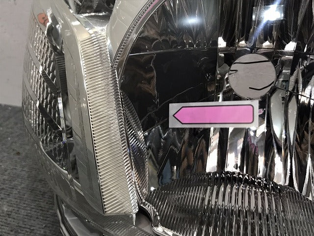 タント　エグゼ／Ｌ４５５Ｓ／Ｌ４６５Ｓ　純正　右ヘッドライト　ハロゲン　レベライザー　１００－５１０３１　ダイハツ（１２２９８４）