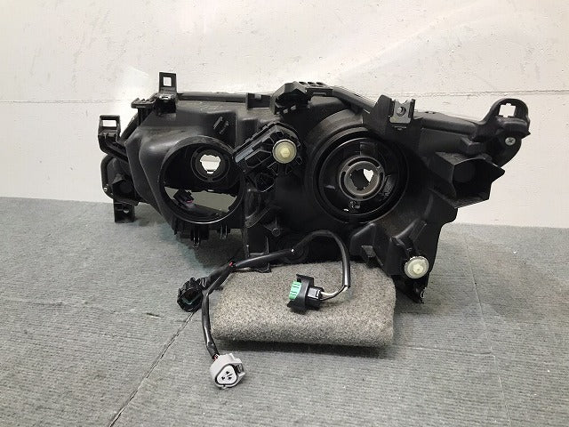 セレナ　ハイウェイスター／Ｓ／Ｘ／Ｇ／ＸＶ／Ｃ２７　純正　前期　右ヘッドライト　ハロゲン　１００－２３７１９　日産（１２３００３）