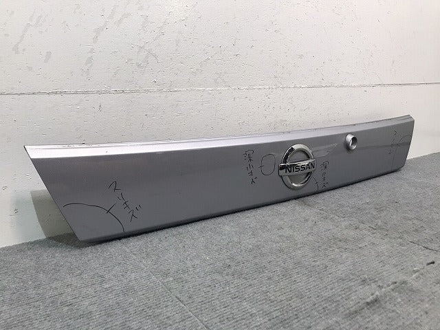 デイズルークス／Ｂ２１Ａ　純正　リアガーニッシュ　　５８１７Ａ２５１ＺＺ／２５２／２５８ＺＺ／２５９　シルバー（１２３０１３）