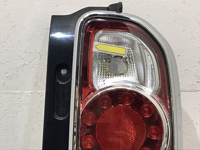 ハスラー／フレアクロスオーバー／ＭＲ３１Ｓ／ＭＲ４１Ｓ　純正　右テールランプ／ＬＥＤ　３５６０３－６５Ｐ０（１２３０７０）
