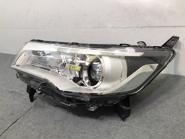 デイズ　ハイウェイスター／Ｂ２１Ｗ　純正　左ヘッドライト／ランプ　　キセノン　ＨＩＤ　レベライザー　Ｗ１０４８（１２３０８５）
