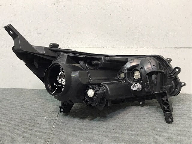 デイズ　ハイウェイスター／Ｂ２１Ｗ　純正　左ヘッドライト／ランプ　　キセノン　ＨＩＤ　レベライザー　Ｗ１０４８（１２３０８５）