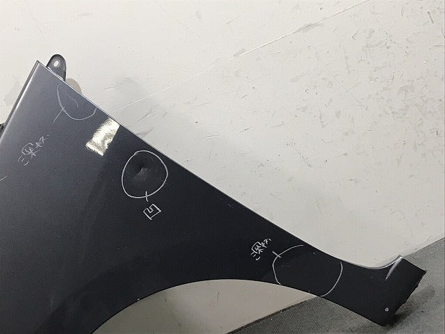 ムーヴ／ＬＡ１００Ｓ／ＬＡ１１０Ｓ　純正　前期　左フロントフェンダー　タングステングレーメタリック　カラー　Ｓ３８（１２３１２０）