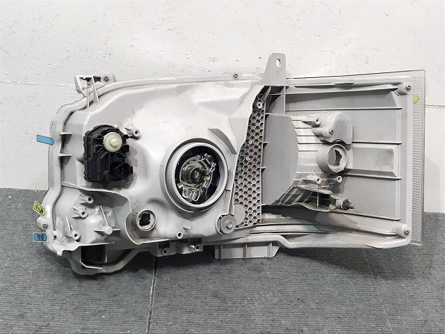 ハイエース/レジアスエース 200系/4型/5型/6型 純正 右 ヘッドライト/ランプ ハロゲン レベライザー 刻印71 KOITO 26-131 トヨタ(123157)